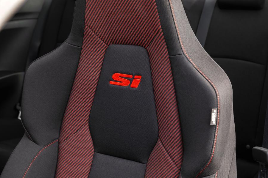 Детали интерьера Honda Civic Si Sedan (FC) 2019 года  (NA) (фото 11 из 43)